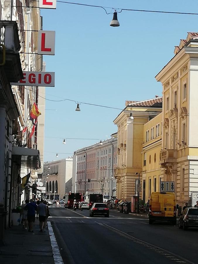 Signorina In Rome — Foto 1